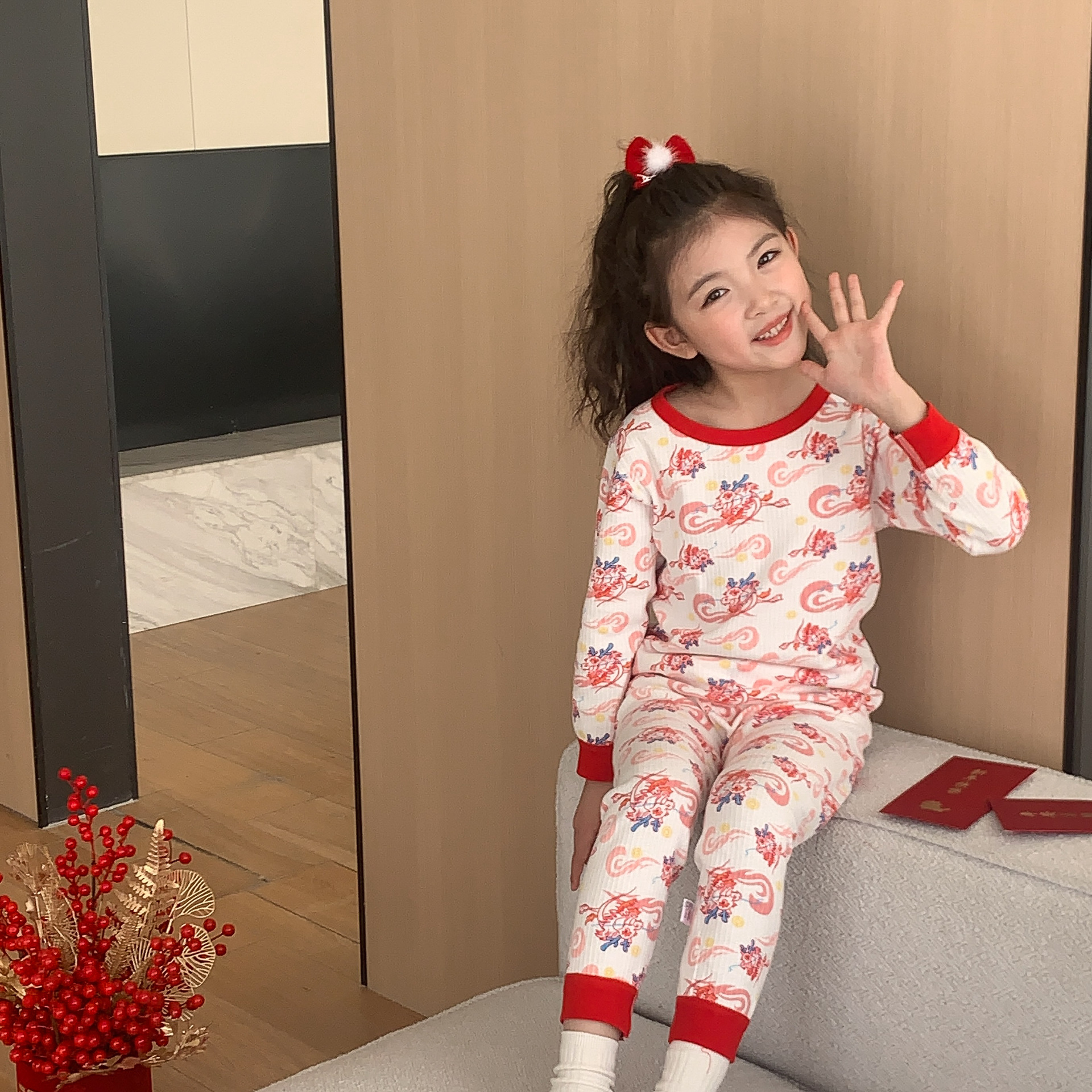Conjunto de ropa interior de algodón para niños y niñas, ropa y pantalones rojos de otoño, versión engrosada para el año de nacimiento, pijamas y ropa de estar por casa.
