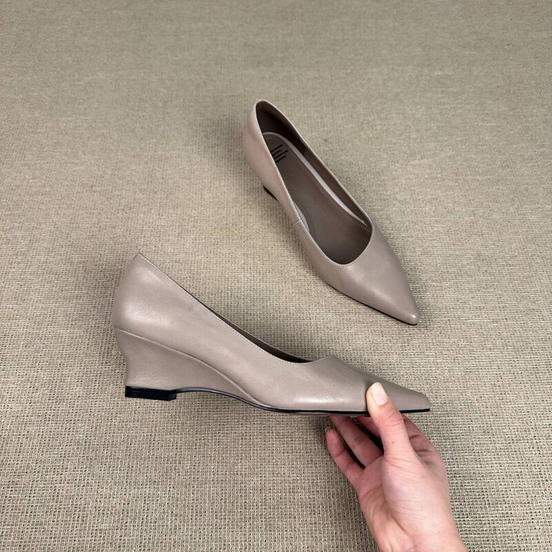5cm French-Style Pointed-Toe Light Gray Wedge Heels for Women, Ultra-Soft Shallow Work Shoes, Elegant High Heels, New 5cm French-Style Pointed-Toe Light Gray Wedge Heels for Women, Ultra-Soft Shallow Work Shoes, Elegant High Heels, New