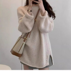 洋気は秋冬の新型ウールのセーターを厚くします。女性はゆったりしています。