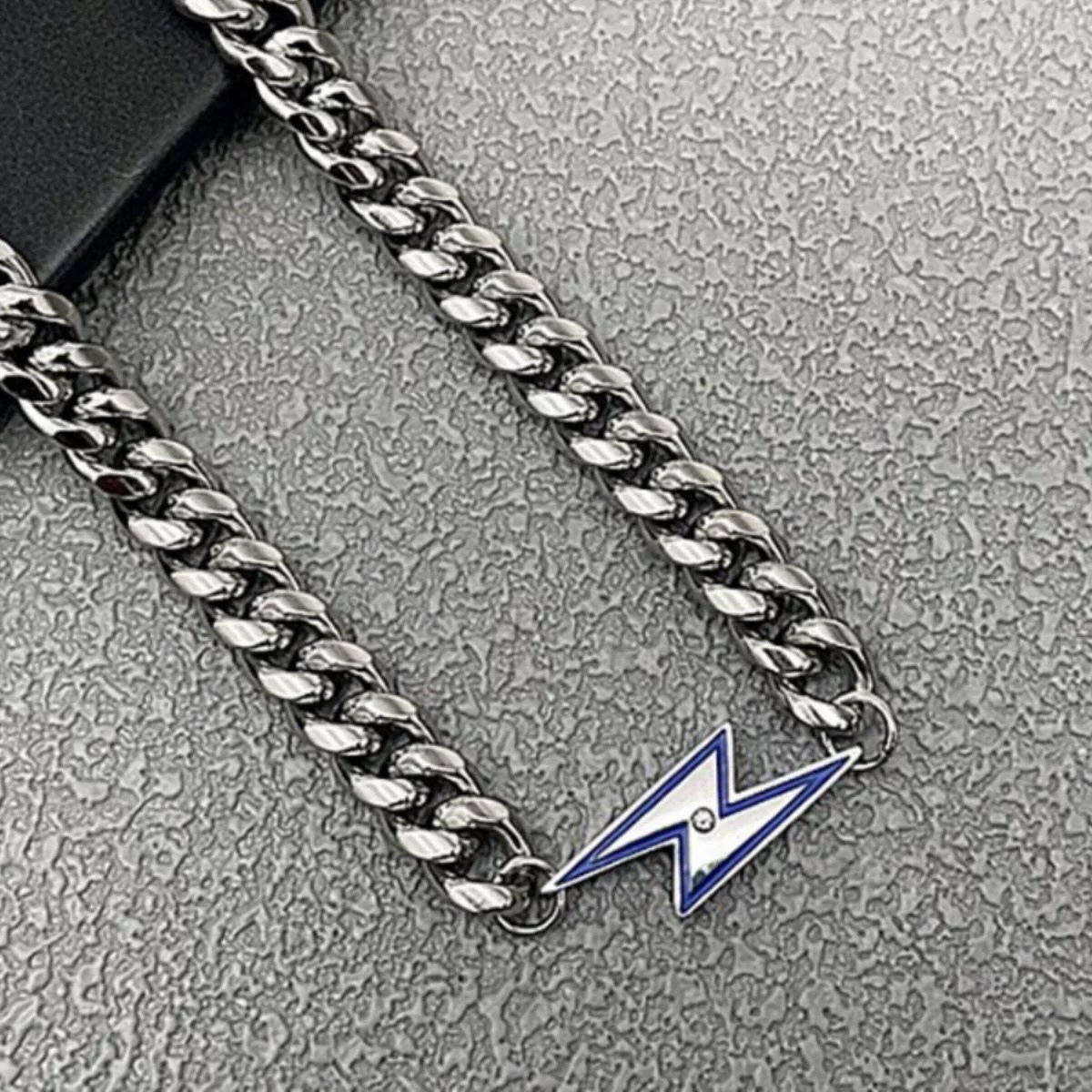 Collier Lightning pour homme, entièrement en acier titane, inaltérable, chaîne cubaine simple et polyvalente, style urbain tendance._voghion.com