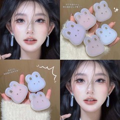 Cappuvini青いウサギの透き通った水の光は多くクリームを使います。