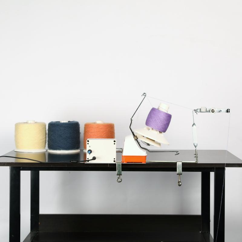 Bajo nivel de ruido, velocidad ajustable, máquina de combinación de hilo de lana doméstica rápida eléctrica, divisor de hilo de cachemira, regulador de cables, bobinado