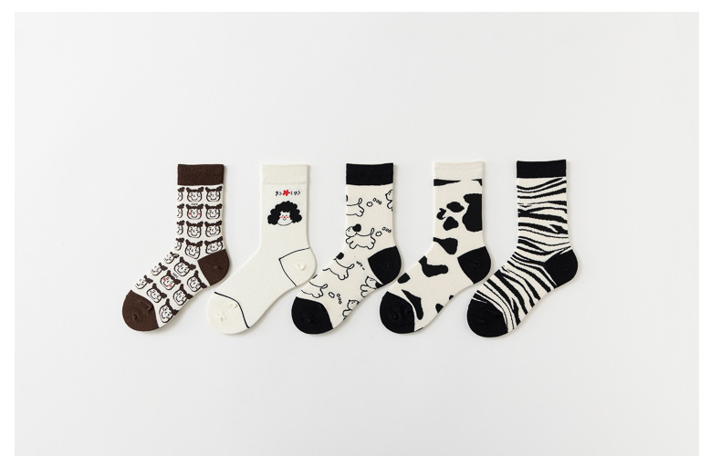 Unisex/male and female can be simple cartoon in the tube socks