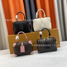 ʵ��LOGOŷ��ʱ�а�����ƤС�����ٴ�����Ůʿ���������б���