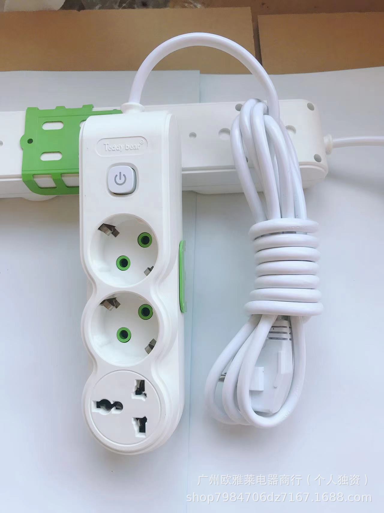 Ventas directas de comercio exterior transfronterizo USB enchufe de carga Euro Oriente Medio Asia Central Indonesia Ucrania Rusia placa de enchufe