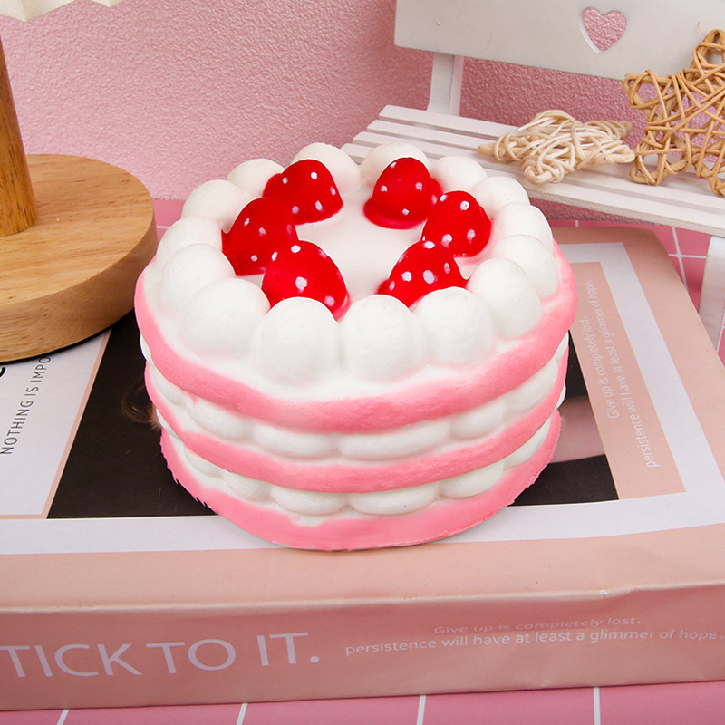 핑크 딸기 케이크