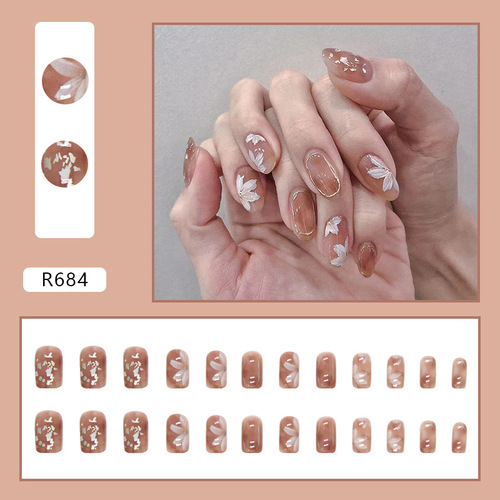 Simple and cute little fragrance autumn and winter style wearable nails affordable hot selling nail art tablets caramel amber finished fake nails