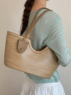 Shoulder bag, fashionable capacious one-shoulder bag