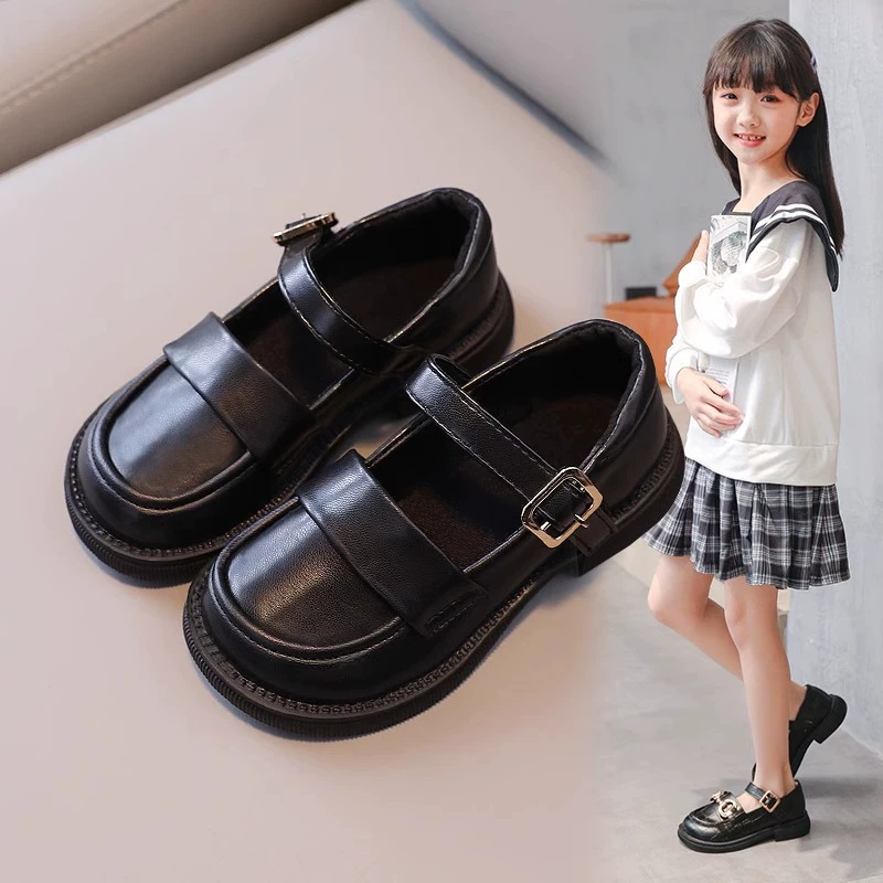 Маленькие кожаные туфли для девочек черные британские туфли 2024 весна и осень новые детские туфли на мягкой подошве
