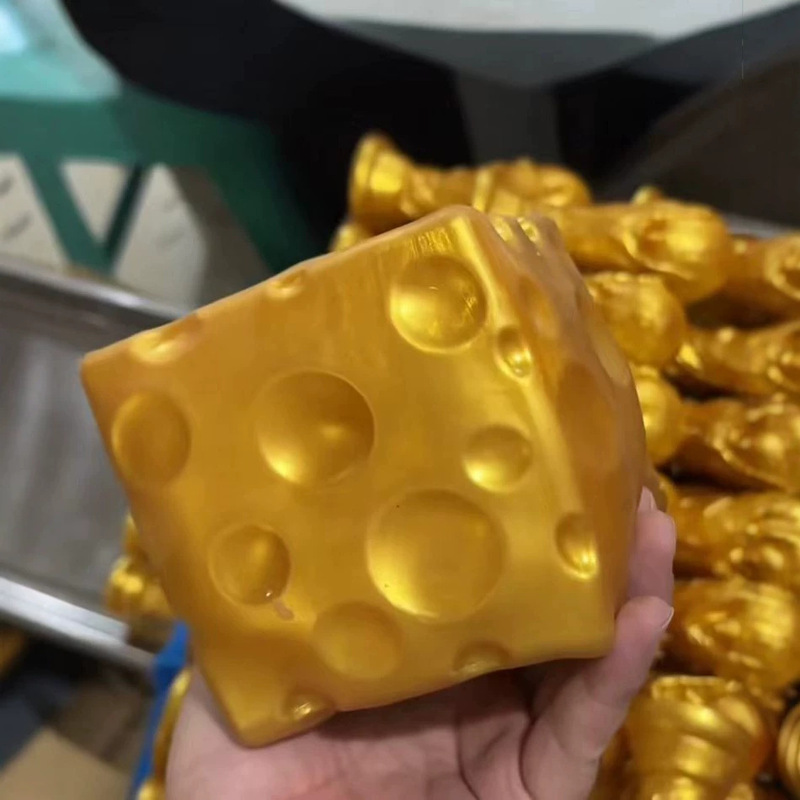 New Creative Luxury Gold Extra-Large Realistic Cheese Super Sticky Slow Rebound Stress Relief Toy Wholesale New Creative Luxury Gold Extra-Large Realistic Cheese Super Sticky Slow Rebound Stress Relief Toy Wholesale