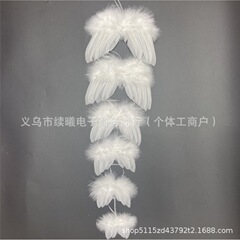 メーカー直販クリスマスツリーの羽のストラップに飾られたミニバービー人形のアクセサリー