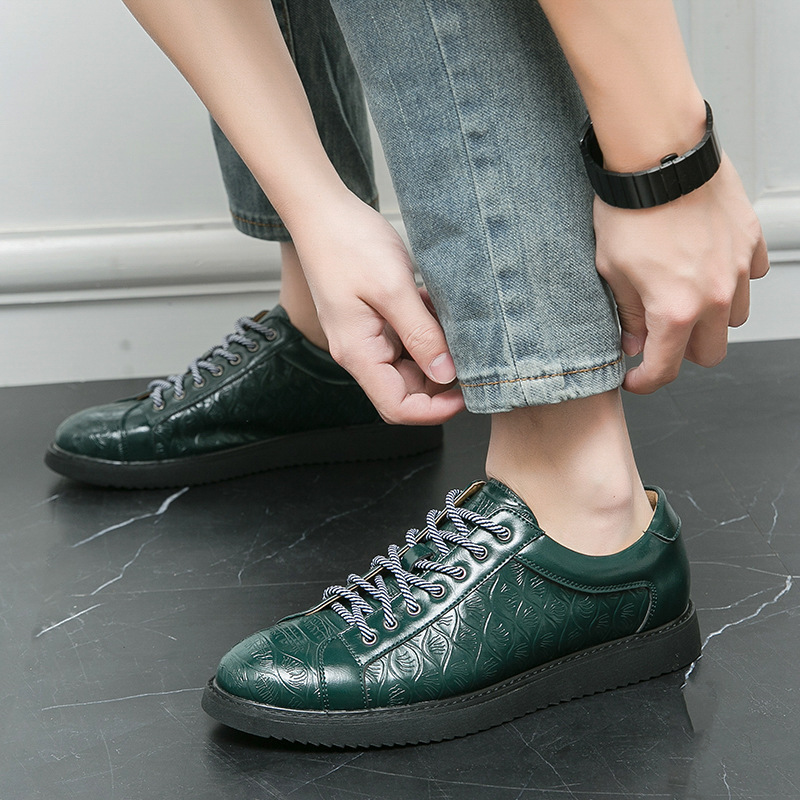 Primavera y verano transfronterizos nuevos zapatos de cuero de negocios con cordones para hombres Estación europea Moda de gran tamaño para hombres Zapatos formales para hombres Zapatillas casuales para hombres