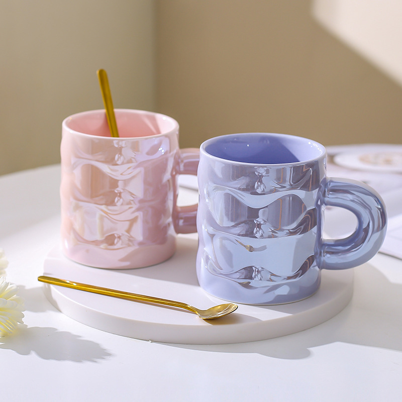 Tazas de alta belleza y lujo ligero tazas de oficina doméstica amigas copas de regalo de mano tazas de perlas de cerámica tazas de agua de estudiantes
