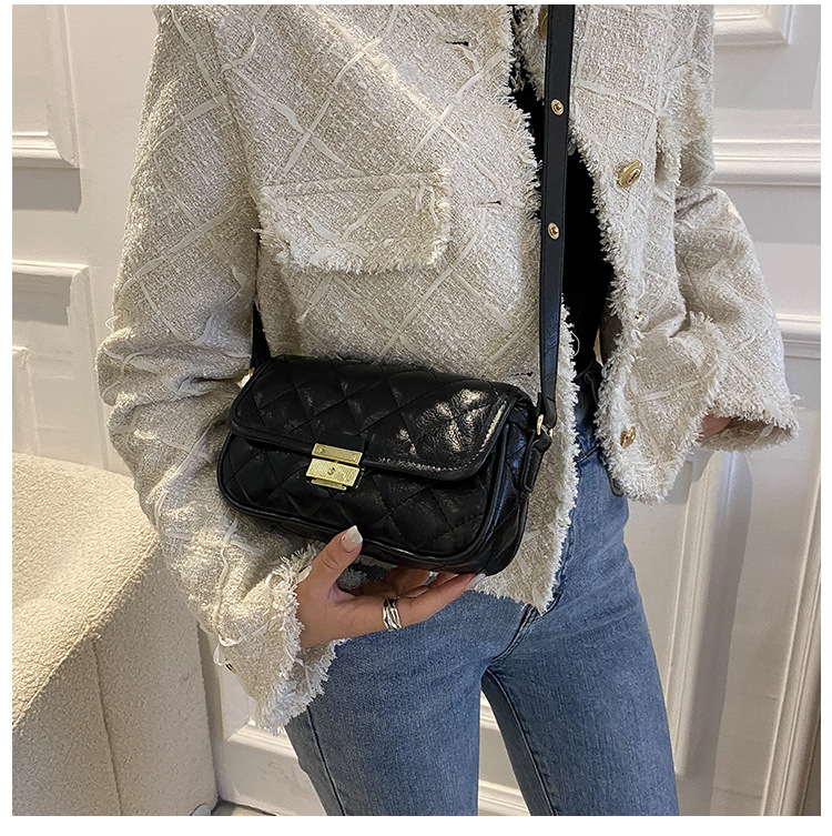 Rhombus Chain Autumn And Winter New Trendy Fashion Messenger Casual Shoulder Bag display picture 15