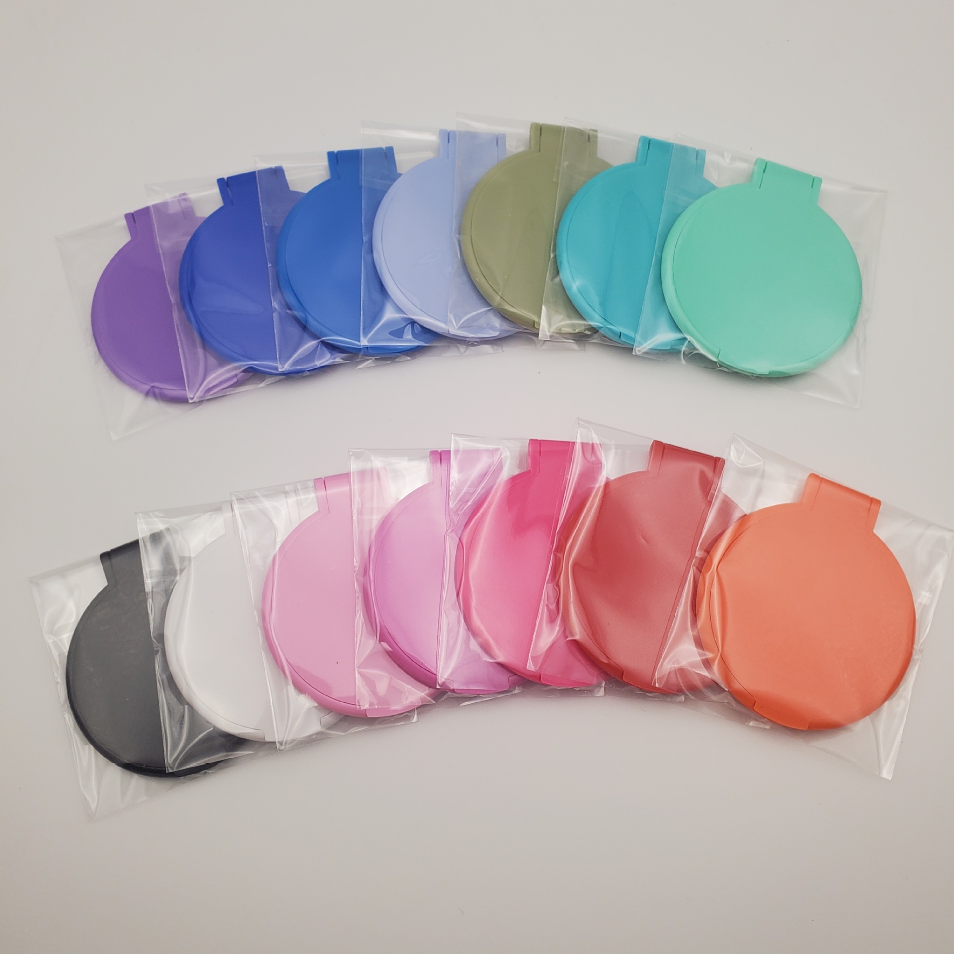 Espejo mini plegable conveniente para llevar con el cuerpo, espejo de maquillaje, espejo de bolsillo redondo, espejo pequeño, espejo publicitario, logotipo impreso, suministro de stock