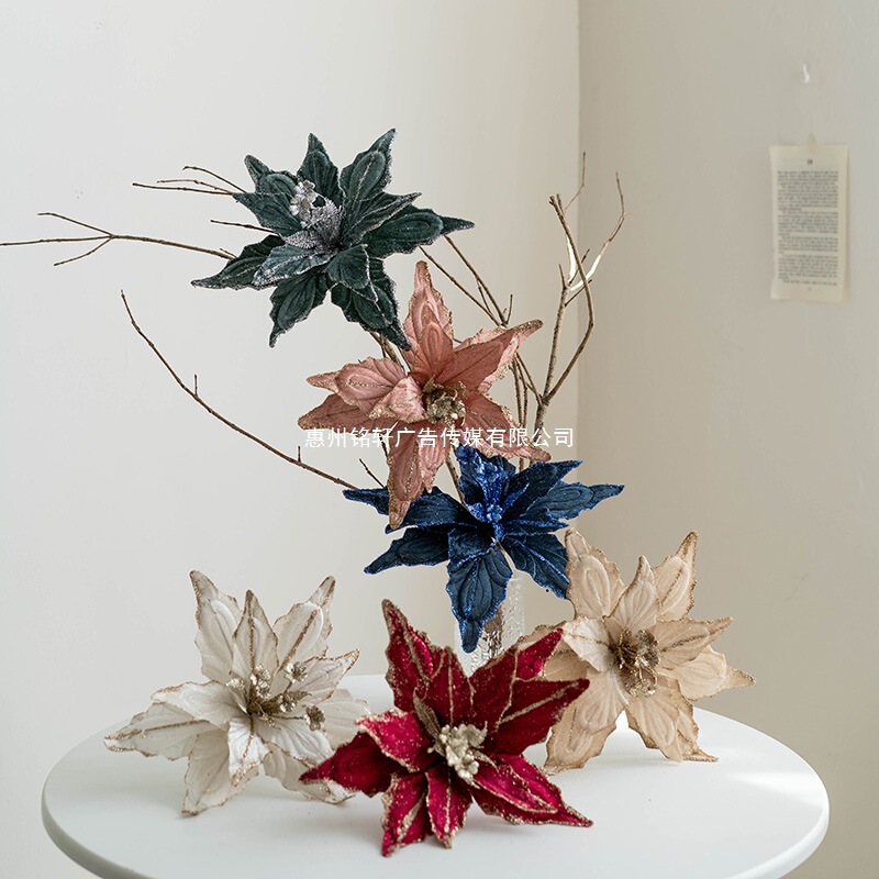 Mingxuan Cross-Border Velvet Christmas Flowers in Red, Gold, and Champagne Colors for Christmas Tree Decorations Mingxuan Cross-Border Velvet Christmas Flowers in Red, Gold, and Champagne Colors for Christmas Tree Decorations