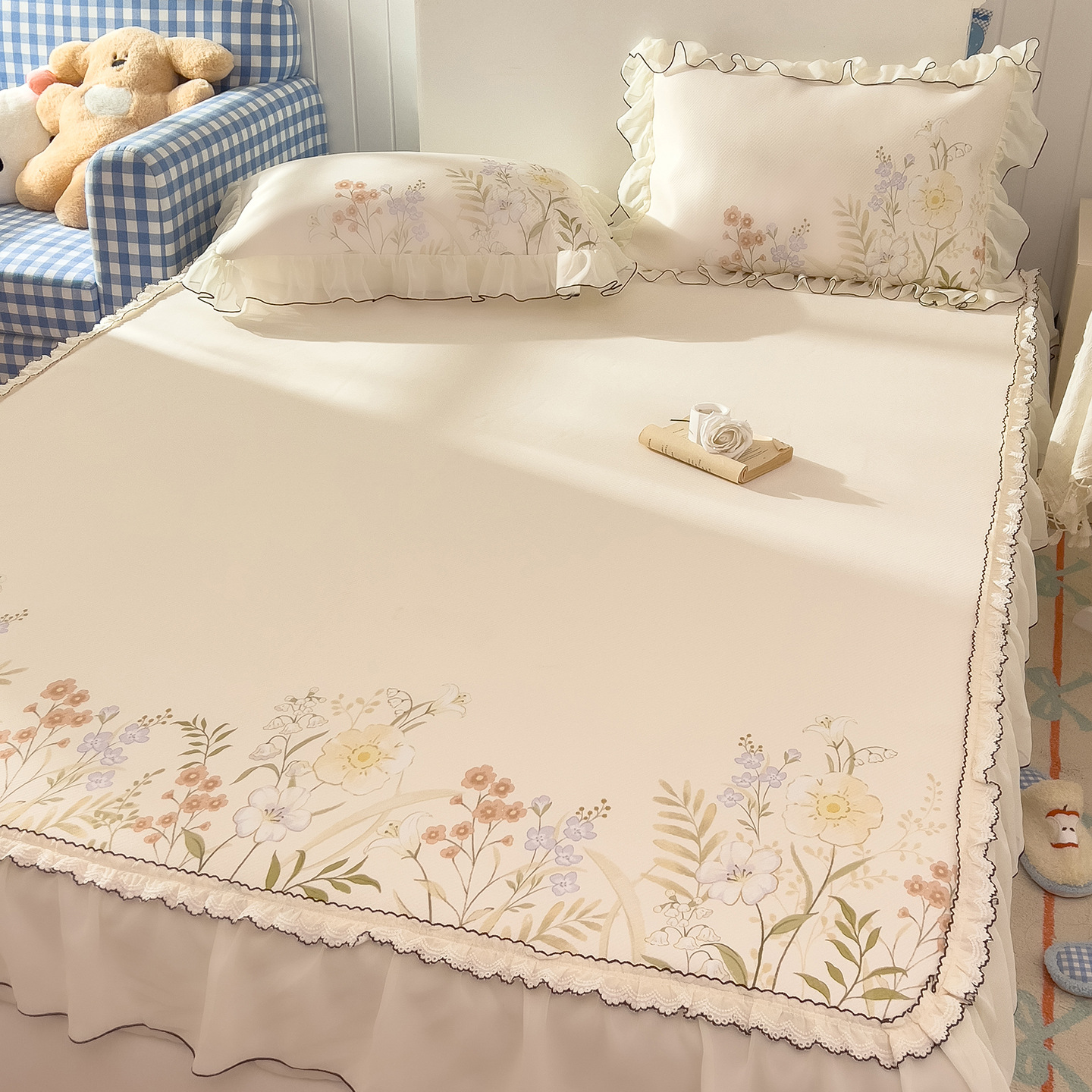 A clase de verano frío frijoles cama de frijoles falda de cama de cuatro piezas set lavable princesa aire acondicionado suave alfombra de seda de hielo