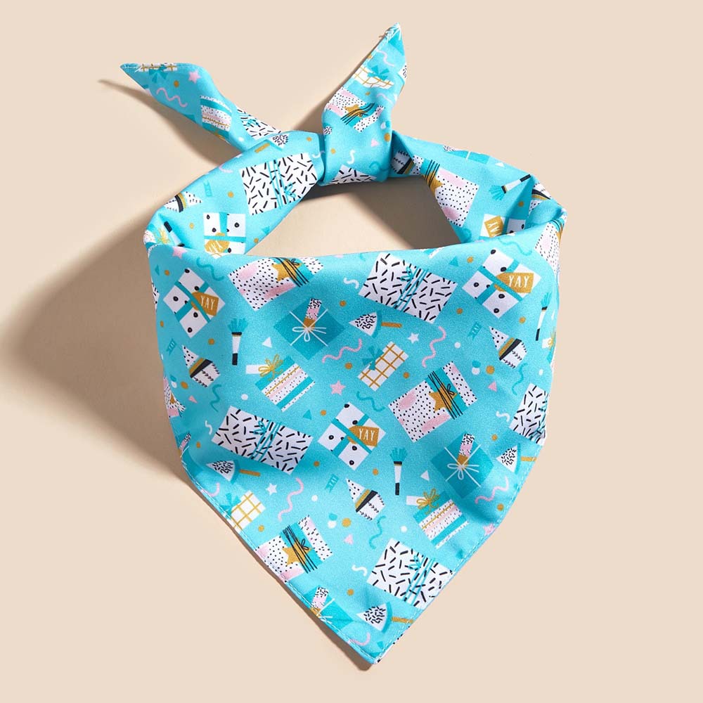 Tanpopo Spot Nuevo producto transfronterizo Toalla triangular de cumpleaños para perros de doble capa Bufanda para perros Toalla de saliva de cumpleaños