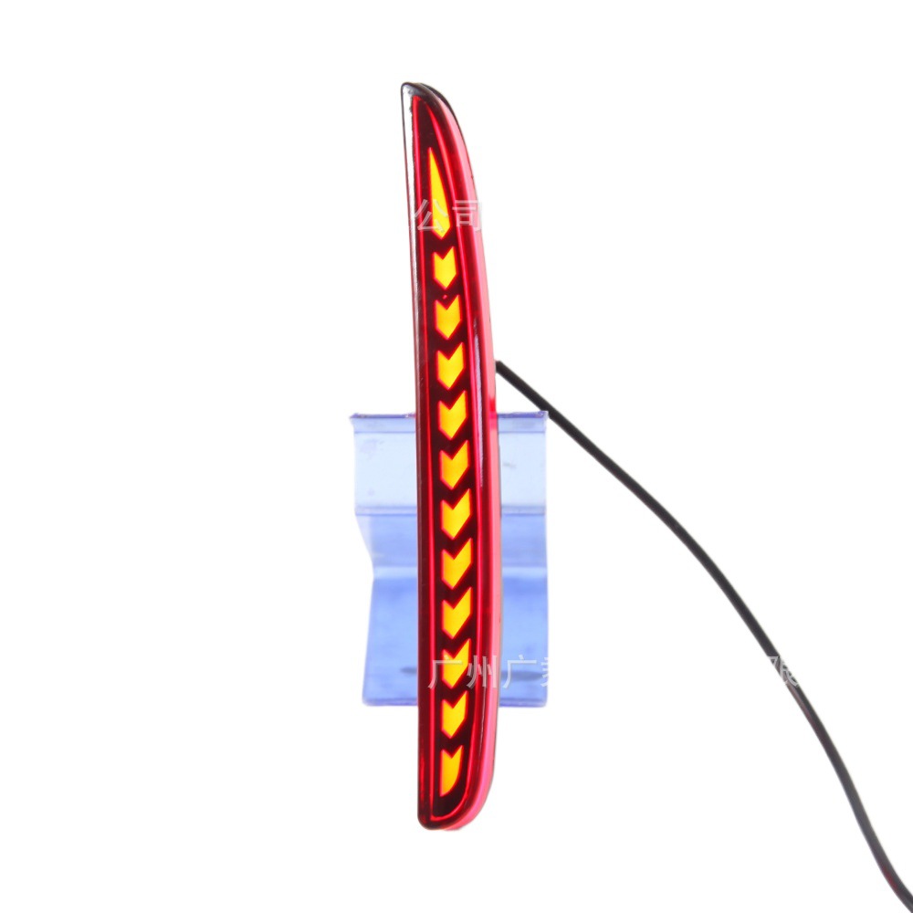 Aplicable a 20 10 generación Civic luces de parachoques trasero caballo salvaje Civic luces de freno luces de advertencia