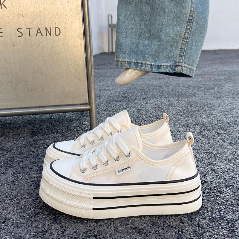 Nuevos zapatos de tablero transpirables para mujeres con suelas gruesas y zapatos de lona de aumento de altura zapatos deportivos y casuales