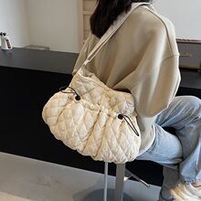 С�����녶��������Ӱ��͹ņμ�б���Ů2024�¿�ٴ�