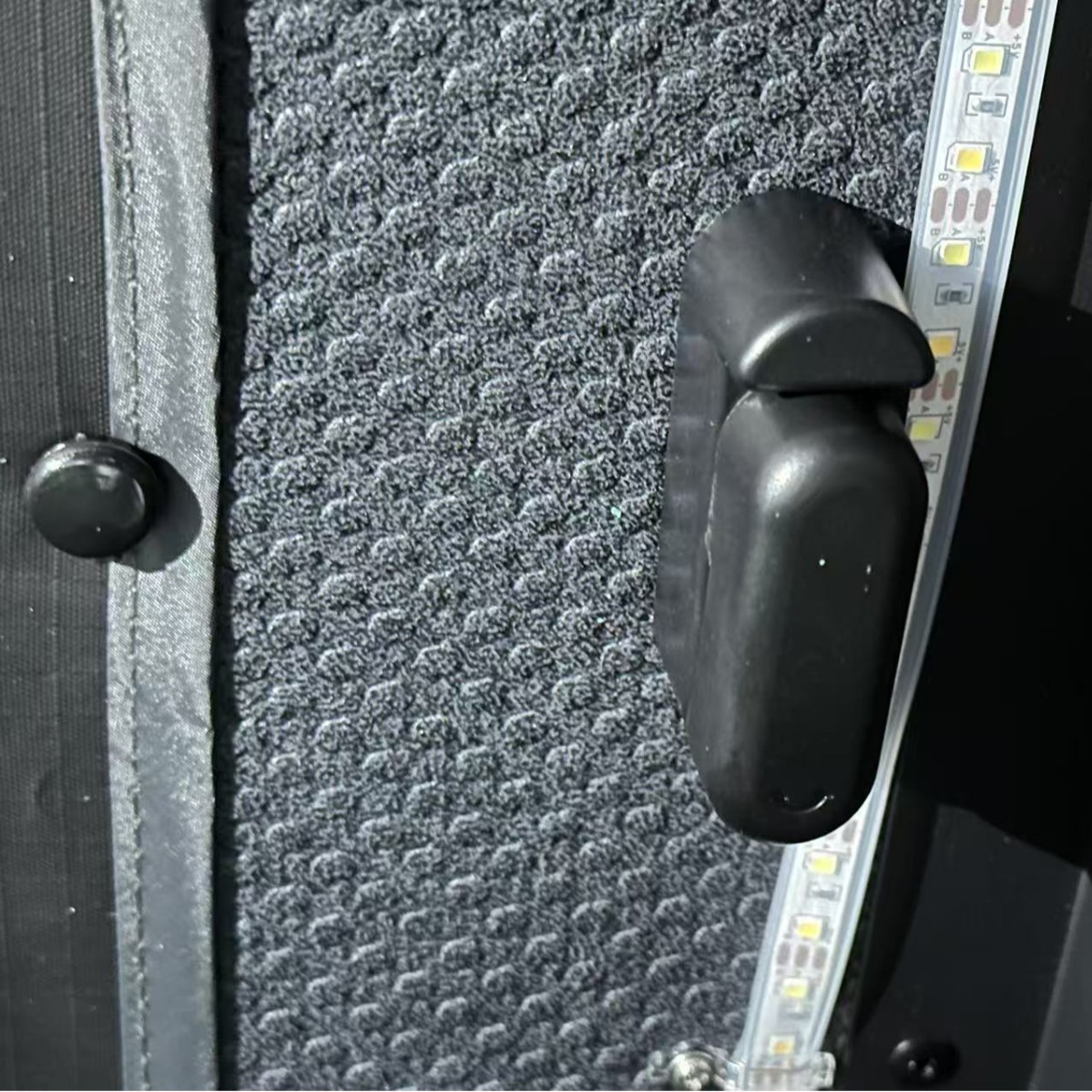 Tabla personalizada de aleación de aluminio triangular carpa de techo de alta velocidad SUV carpa de vehículo todoterreno duro carpa de techo duro