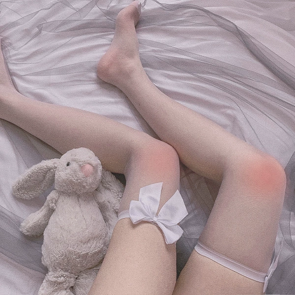 Tights with bow