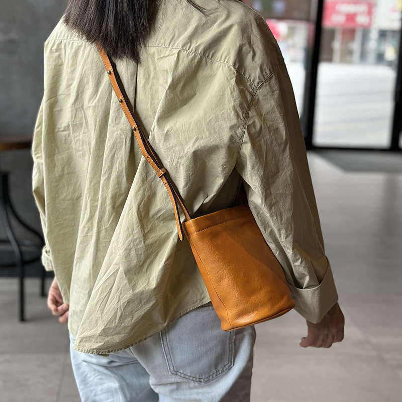 Versione coreana 2023 nuovo secchiello piccolo in pelle bovina con strato superiore per mini borsa a tracolla a tracolla singola da donna pianta versatile_voghion.com