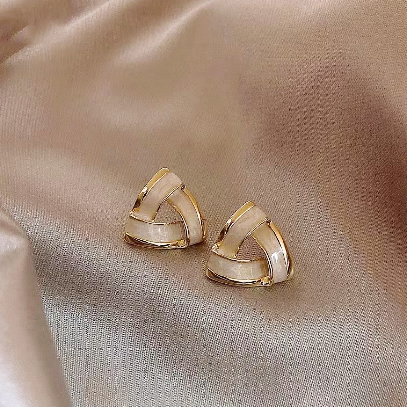Retro elegant earrings