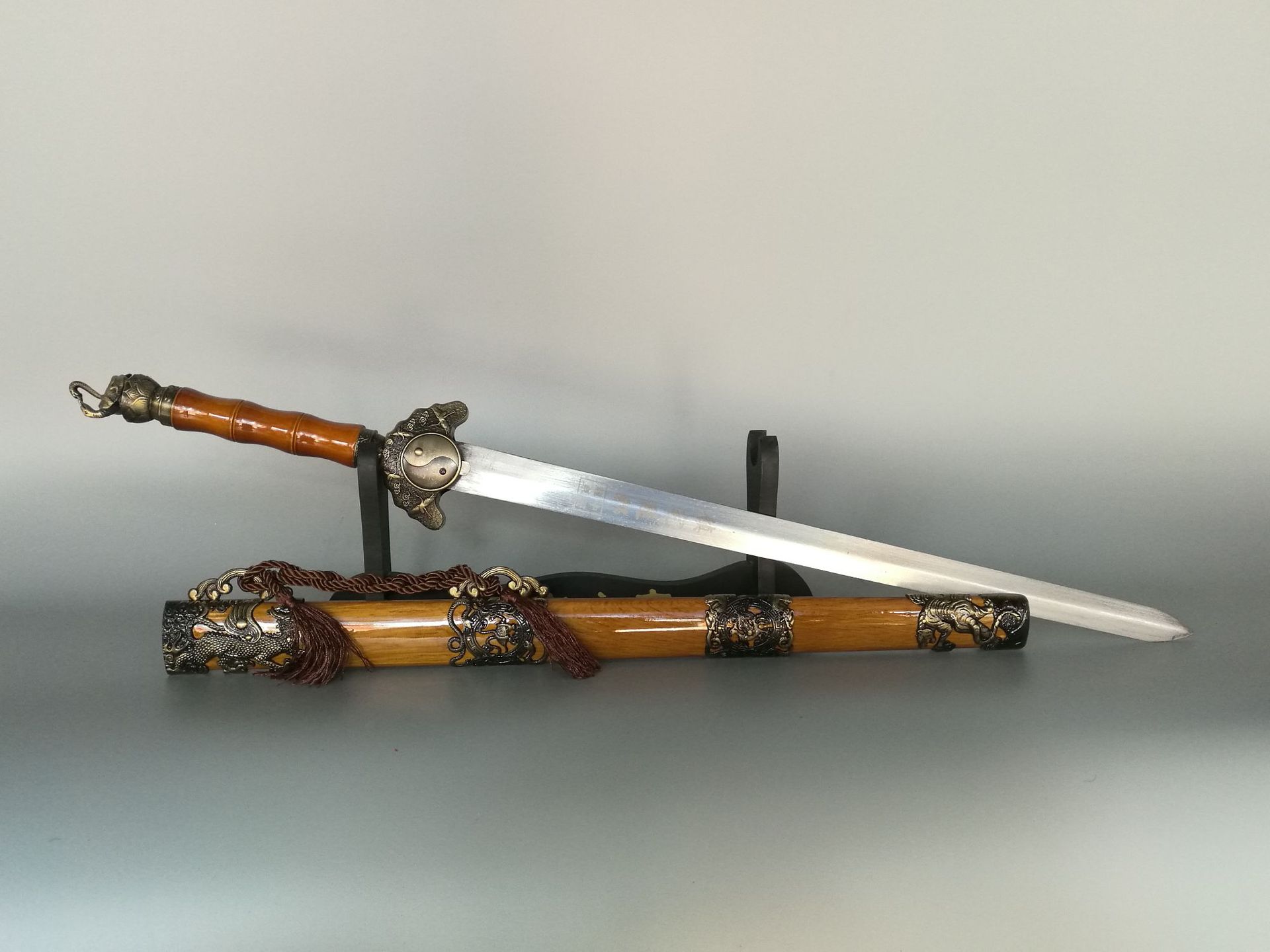 黄色小玄武太极剑