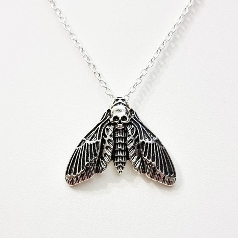 New Gothic Silver Moth Skull Pendant Halloween Gift Necklace