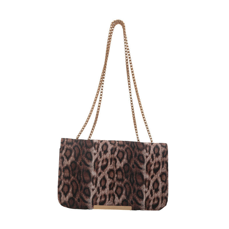 Estampado de leopardo de moda de este año 2024 invierno nuevo estilo ligero lujo textura banquete cadena estilo occidental pequeño bolso cuadrado bolso femenino