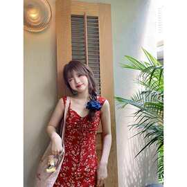 茶歇法式红色碎花吊带连衣裙子女夏季2025年新款海边度假沙滩长裙