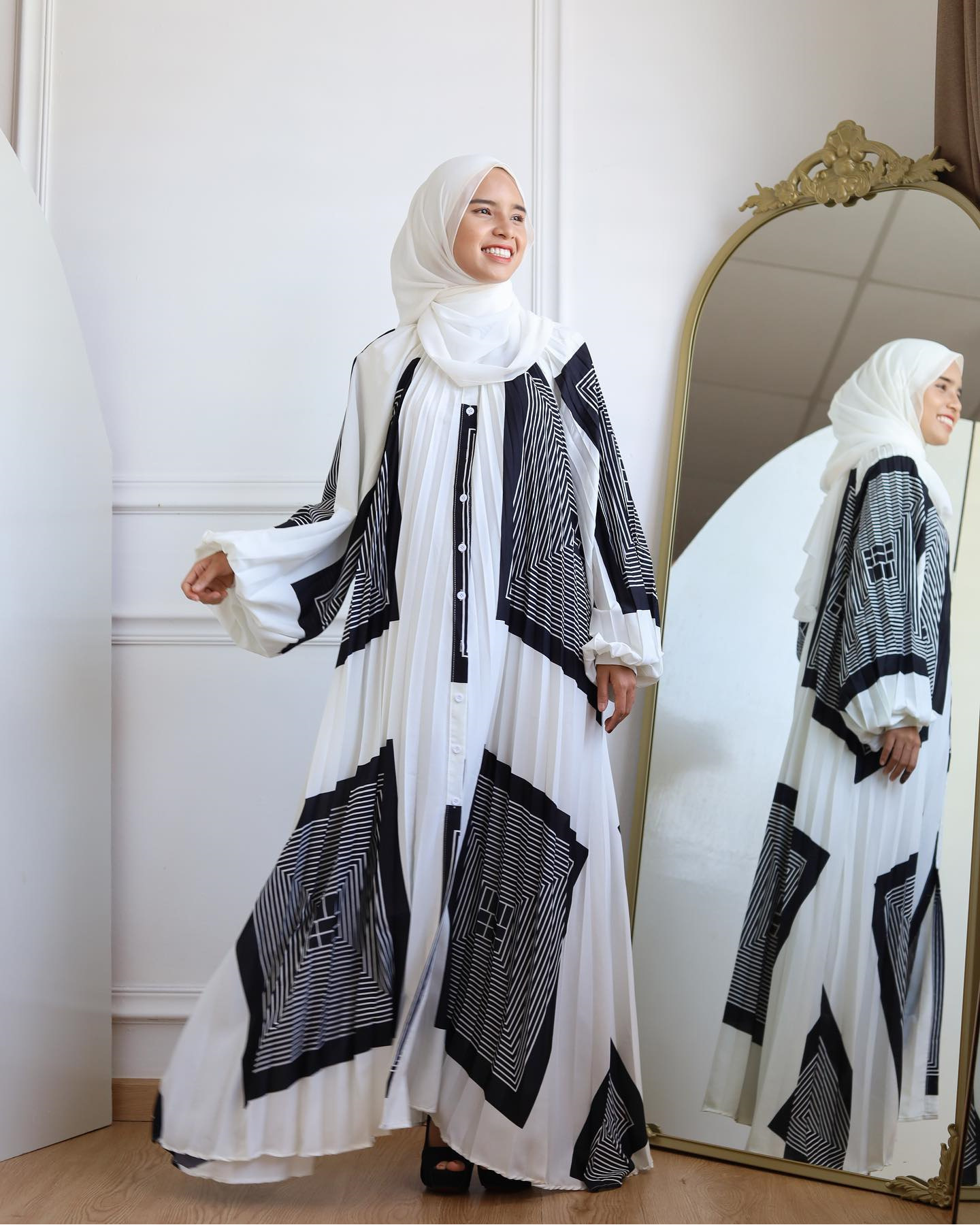 Middle East Muslim High-end Feminine Fashion With Lantern Sleeves, Printed Pleated Long Robe Dress_ecoleips.com