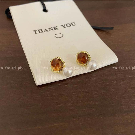 Amber earrings from pearl