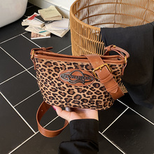 ���Q�¿�͹�С���OӋ�r�б��y�μ�����|Ů�������ٴ�sб���