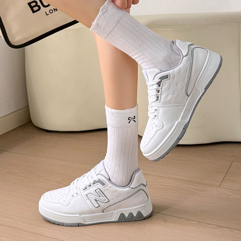 Wow, New Balance Genuine Sports Shoes for Men, Autumn and Winter Breathable Casual Lightweight N-Logo Sneakers for Couples, Women's White Sneakers