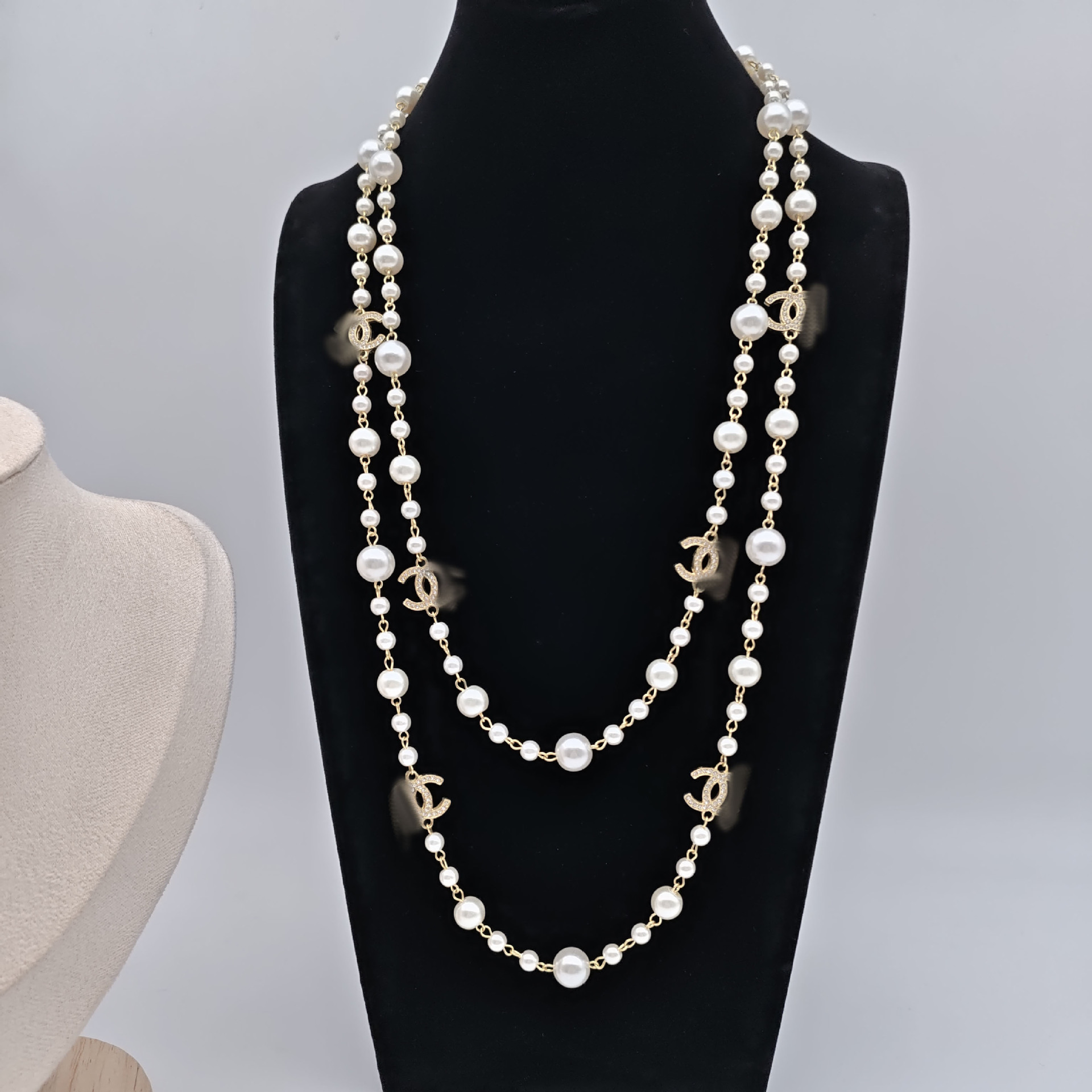 Light Luxury Niche Letter Pearl Necklace for Women, Summer Design Versatile Simple Clavicle Chain Ins Minimalist Style Accessory