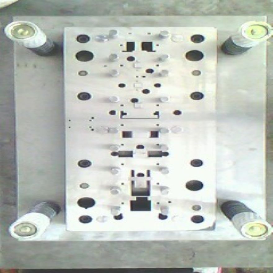 连续模 ，端子模 ，弹片模，级进模