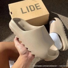 ��ʿ����Ҭ����Ь�⴩��ײ�ʺ�з���һ���ϑ�����Ь��Ůͬ��