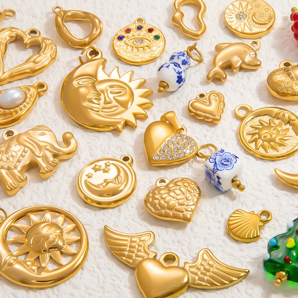 3g Weight 0.03µm-0.05µm Gold Plating Thickness PVD Coated Gold Plating Process Pendant Jewelry Making Type 32.47mm Jewelry Making Size Real Gold Plated Plating Material Pearl, Zircon Inlay Material DIY Jewelry Accessories Classification 1 Piece Quantity 304 Stainless Steel Material Sun, Moon, Heart Shape Pattern All Seasons Season Polished Finish Simple Style Style Waterproof Non Tarnish, Inlay Craft 1 Piece 32.47mm 304 Stainless Steel Pearl Zircon PVD Coated Real Gold Plated Sun Moon Heart Shape Polished Pendant DIY Jewelry Accessories 无
