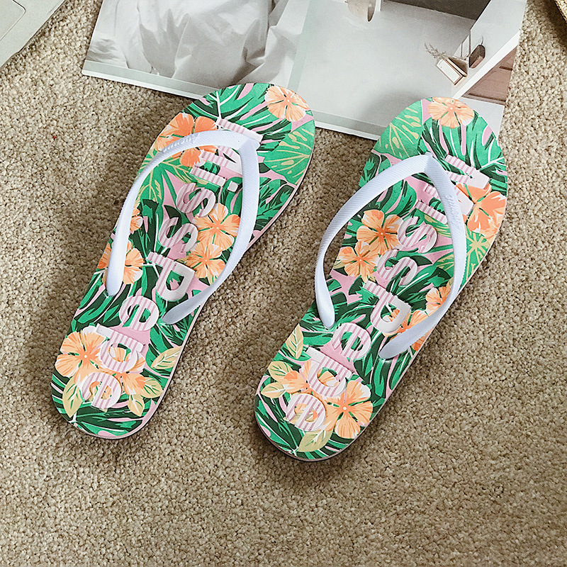 Hermosas zapatillas de verano de moda para mujeres nuevas zapatillas de baño antideslizante para estudiantes nuevas zapatillas de playa