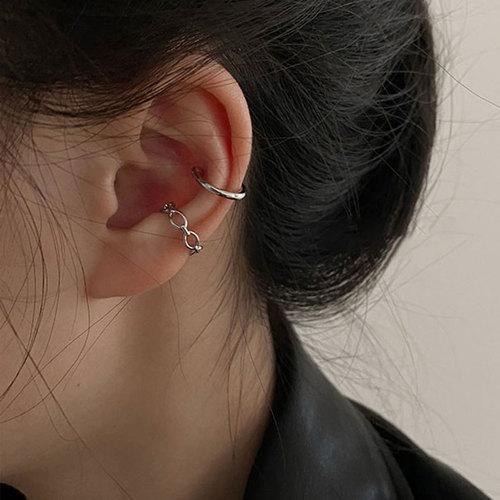 High-end chain ear clips without pierced ears for women, retro Hong Kong style, simple and cool style ear bone clips, niche and cool personality