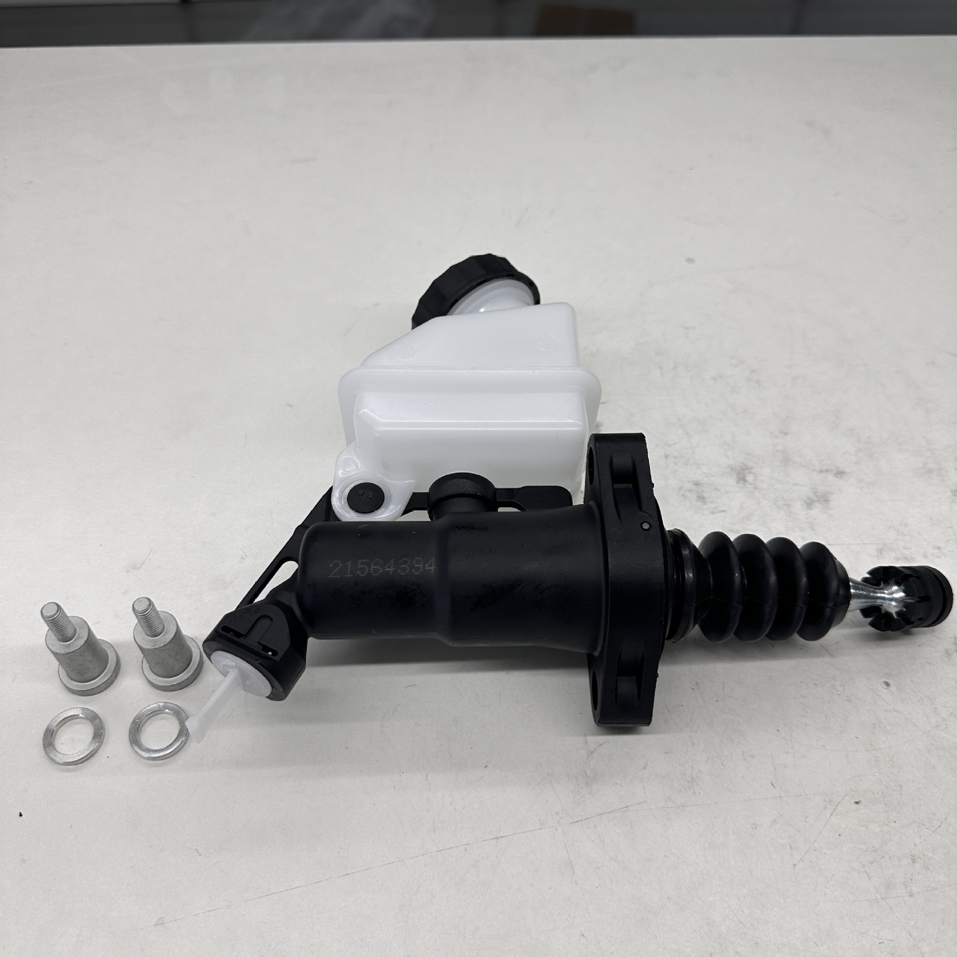 21232945 21564394 Suitable for V/V Truck Spare Parts Truck Clutch Cylinder