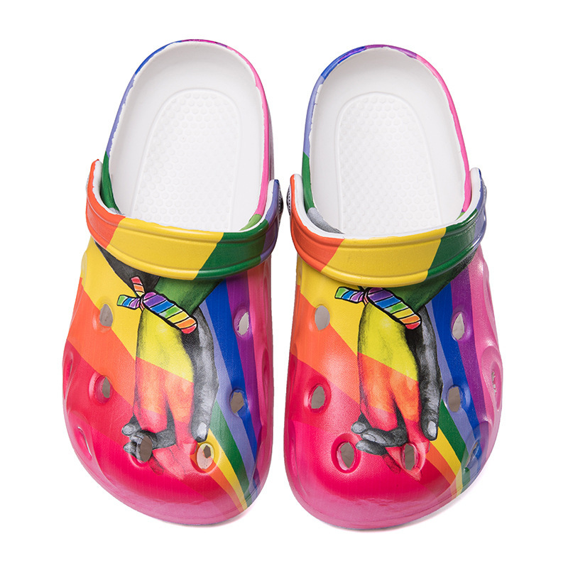 To figure DIY men's and women's hole shoes lovers hollow breathable garden shoes beach sandals student slippers a generation of hair To figure DIY men's and women's hole shoes lovers hollow breathable garden shoes beach sandals student slippers a generation of hair