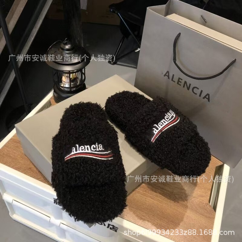 Paris Furry Slippers for Women, Casual Outdoor Wear, New Autumn and Winter Style, B-Brand Embroidered Letter Design, One-Strap Couple's Furry Slippers Paris Furry Slippers for Women, Casual Outdoor Wear, New Autumn and Winter Style, B-Brand Embroidered Letter Design, One-Strap Couple's Furry Slippers