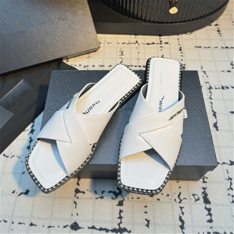 Quality Shoes Niche Summer New Flat Cow Print Versatile Clip Sandals Square Toe Beaded Outdoor Flip-Flops For Women_vogvips.com