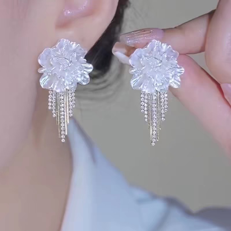 White Camellia Earrings, Elegant Sparkling Diamond Tassel Earrings, High-End Niche Exquisite Flowers, Silver Needle Earrings, Pearls