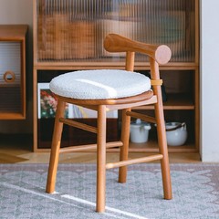 蝶の小さい腰掛けの家庭用の実木の小さい腰掛けの桜の木の化粧の腰掛けの化粧の腰掛けの椅子