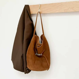 女士单肩包;腋下包;小方包